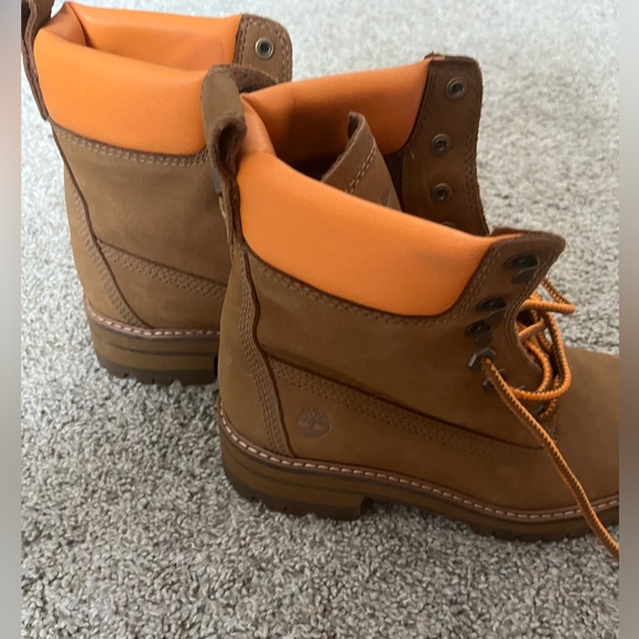 Women’s Timberland boots - Picture 3 of 4
